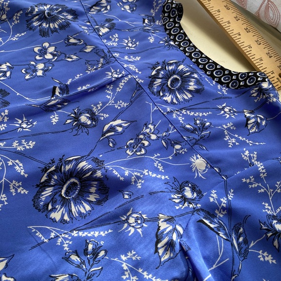 Talbots Blue Floral Blouse with Black Accents Beautiful blouse! - Picture 4 of 7